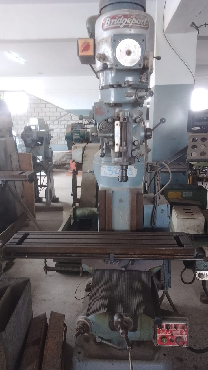 VERTICAL MILLING MACHINE